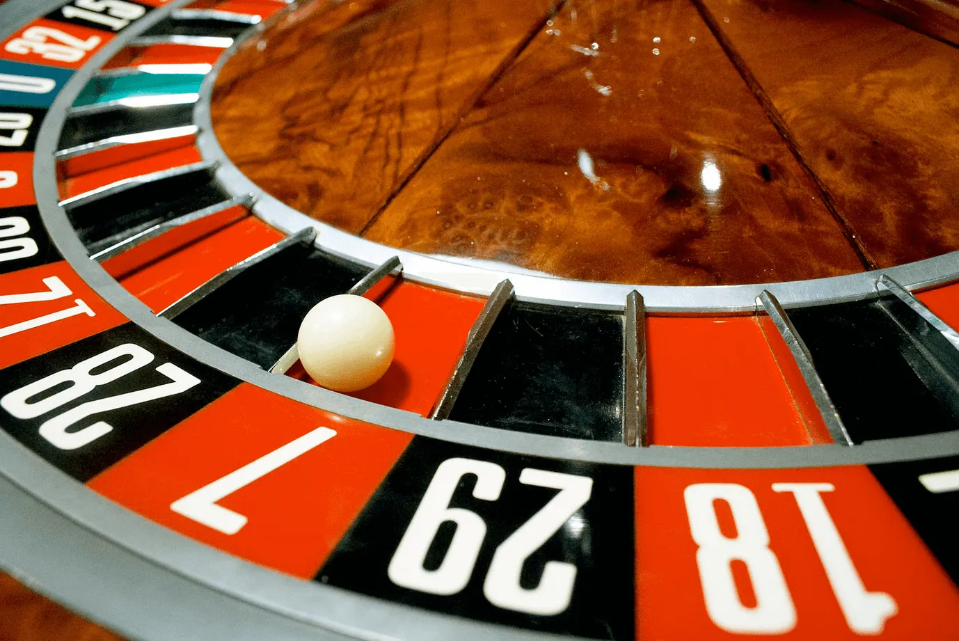 Przegląd organów regulacyjnych odpowiedzialnych za nadzór nad kasynami online